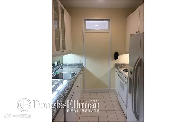 Rented by Douglas Elliman | media 32