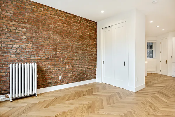 Rented by Compass | media 9