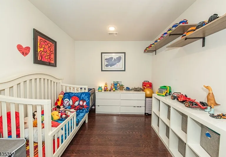 11 Albert Ct — Photo 12