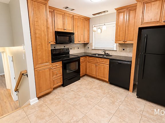 3rd image of 3331 Donovan Pl