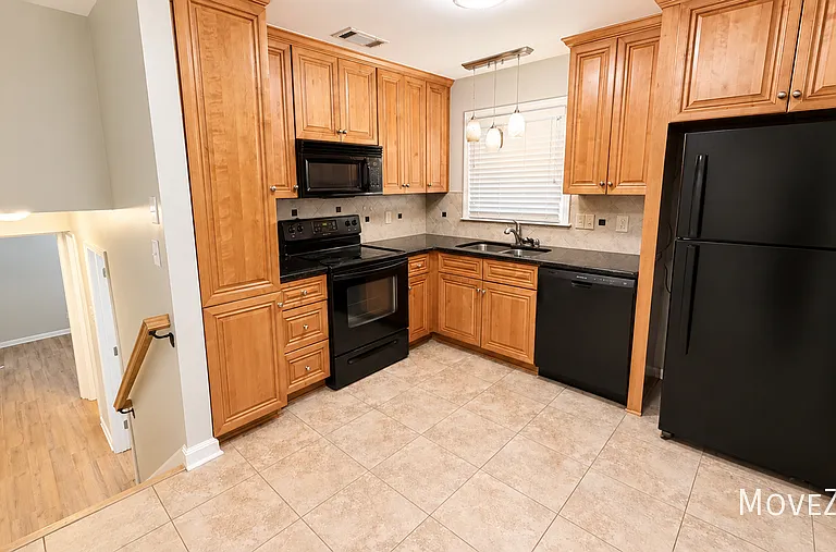 3331 Donovan Pl — Photo 3
