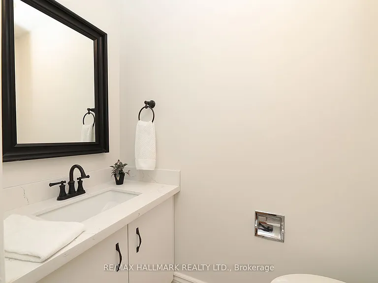 58 Pickett Cres — Photo 22