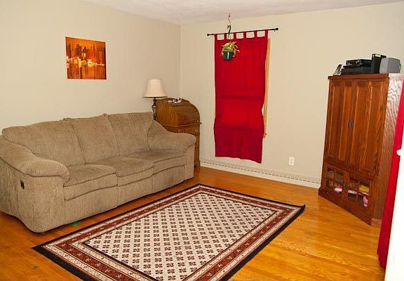 5th image of 414 Fairview Ave