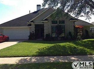10175 Sunridge Dr, Benbrook, TX 76126