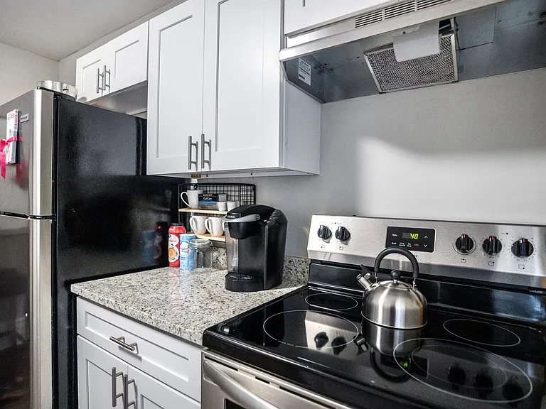 2337 Gilmore St #1 — Photo 15