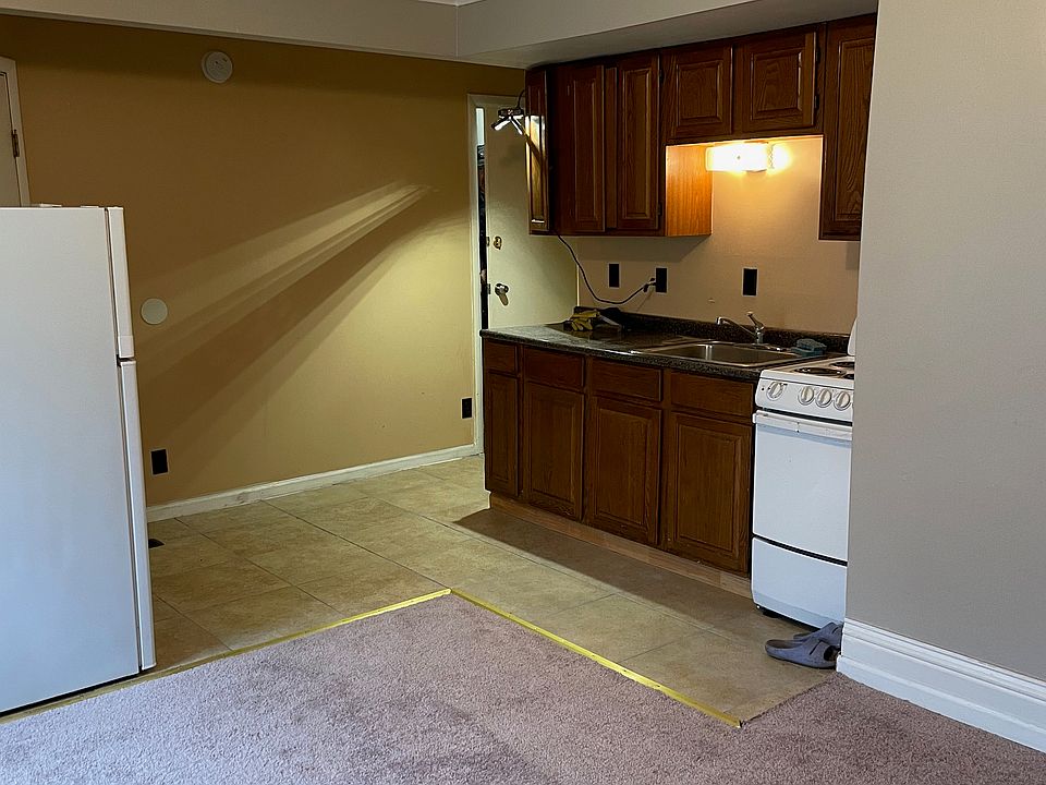 2nd image of 3204 State St