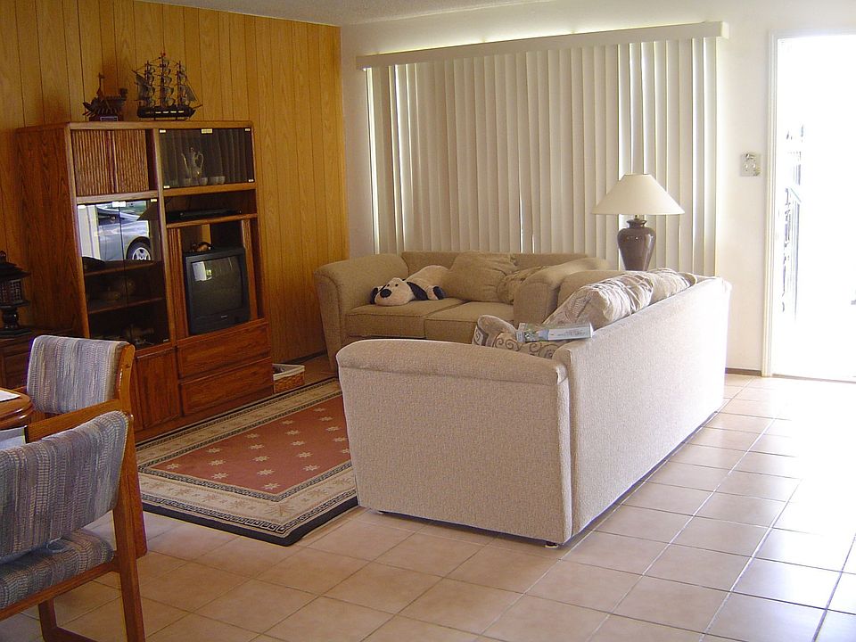 living room/dining