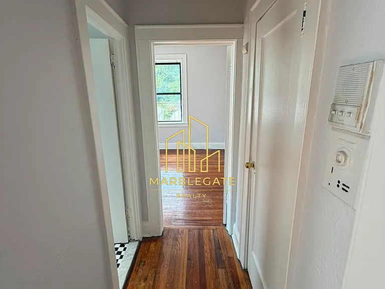 469-470 Elizabeth Ave #5011 — Photo 6
