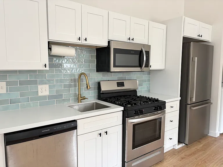 2258 W 10th St #2 — Photo 1