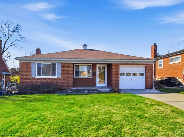 3655 Frondorf Ave, Cincinnati, OH 45211