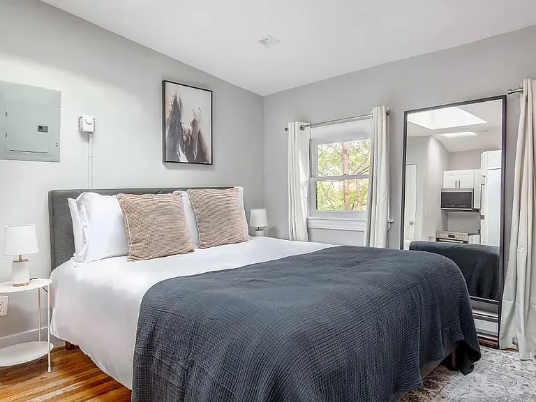 231 E 4th St #4C — Photo 2