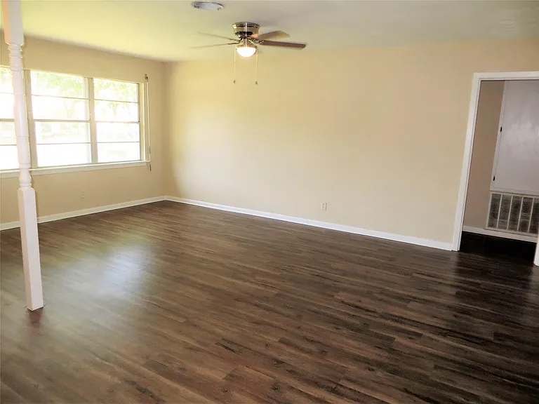 2809 Rosadele St — Photo 6