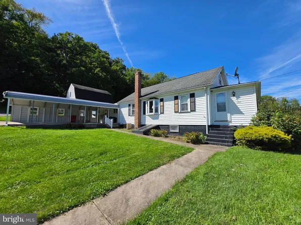 1201 Mifflin St, Saxton, PA 16678
