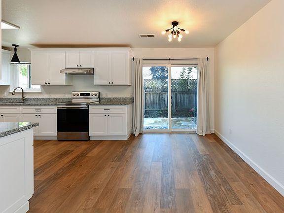 5th image of 166 Almond Ave #168