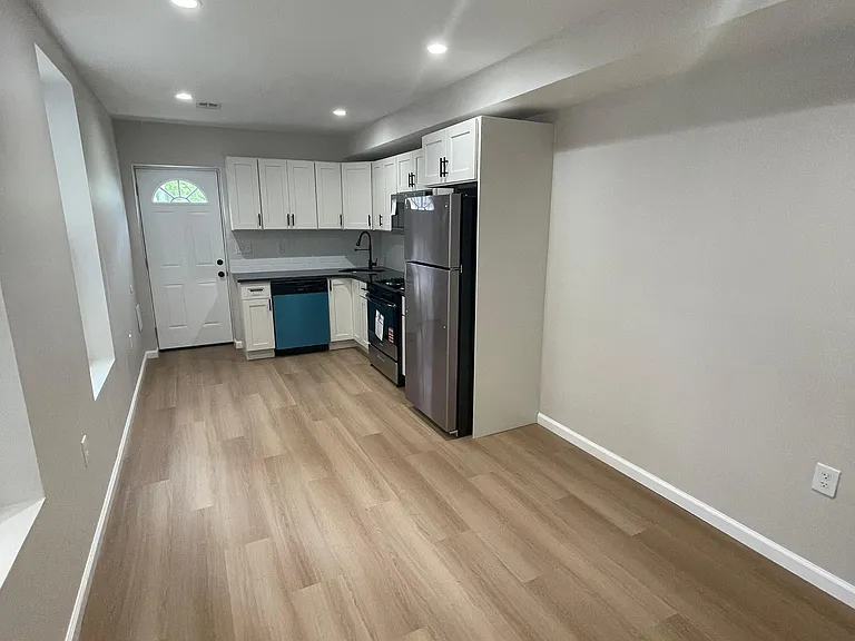 2038 Orleans St — Photo 6