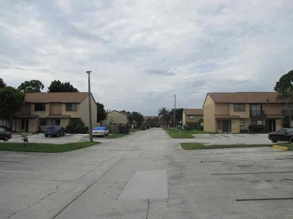 3rd image of 5107 Pier Dr