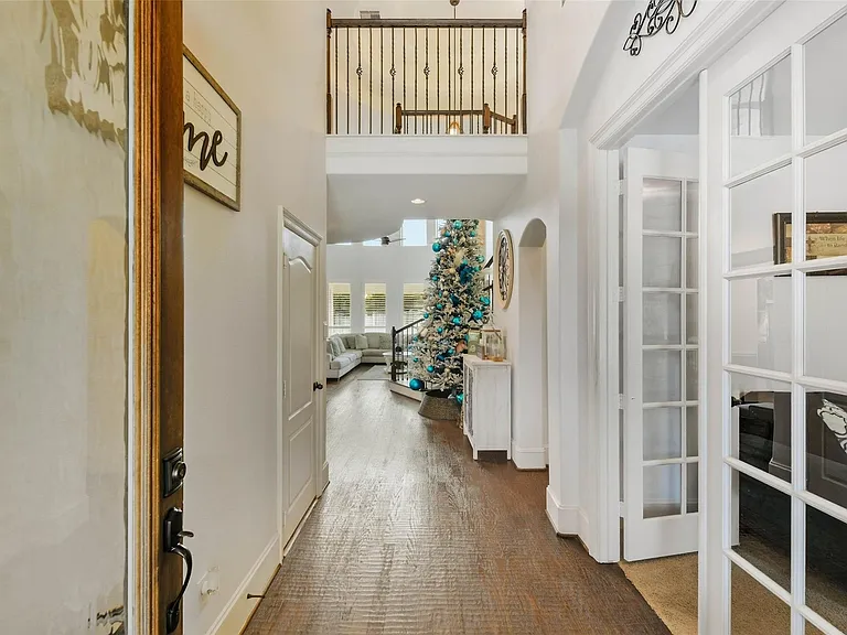 17611 Fossil Ridge Ln — Photo 3