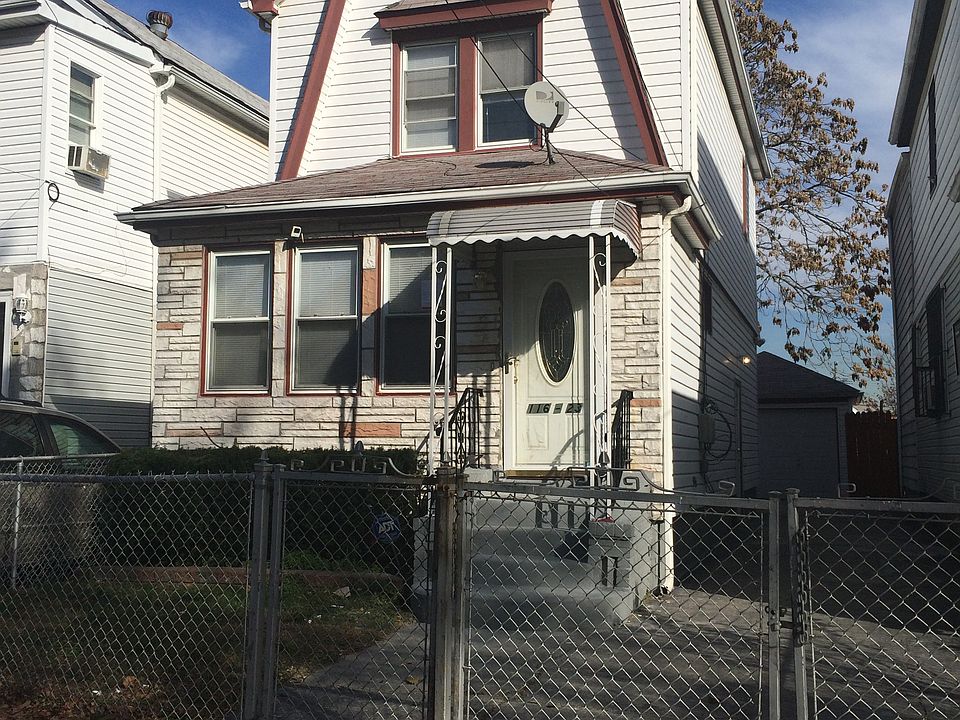 1st image of 11623 142nd St