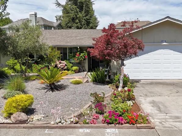 2570 Vine Hill Drive, Napa, CA 94558