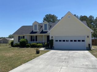 203 Concord Ln, Richlands, NC 28574