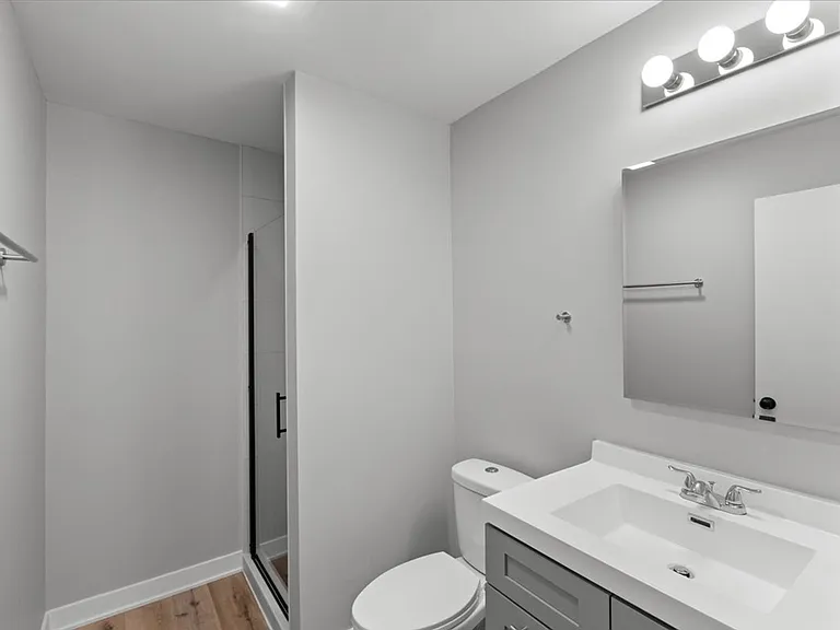 1000 Orchard Luxury Apartments — Photo 8
