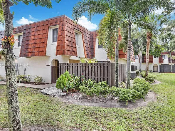 2218 White Pine Cir APT D, Greenacres, FL 33415