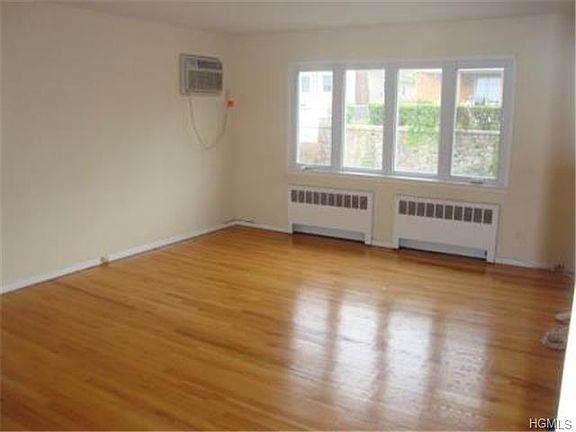 2nd image of 70 Mansion Ave #2
