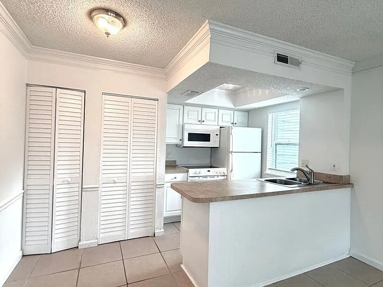 100 Fairway Park Blvd #1411 — Photo 7