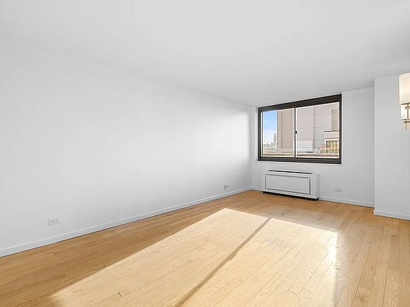 3rd image of 275 W 96th St APT 26F