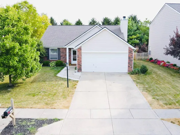 12283 Carriage Stone Dr, Fishers, IN 46037