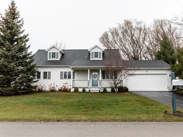 6430 Shore Acres Rd, Hilton, NY 14468