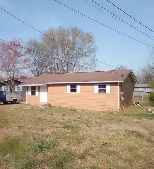 1716 S Meade Cir SW — Photo 1