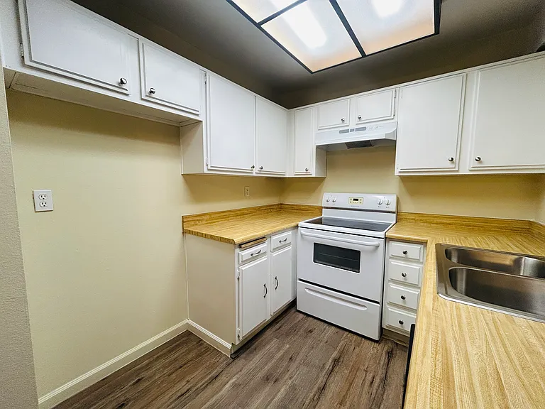 1480 W Edgehill Rd #52 — Photo 9