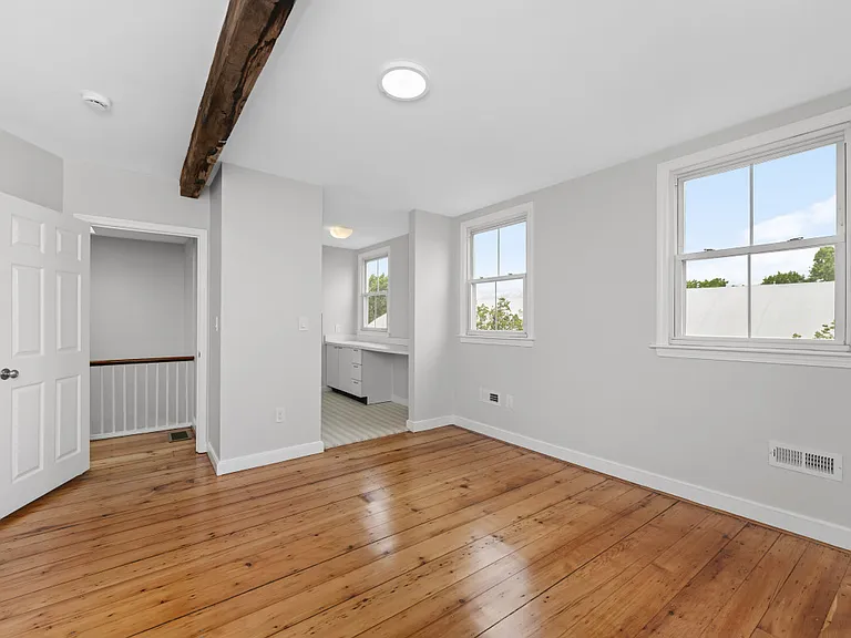 76 Washington St #2 — Photo 6
