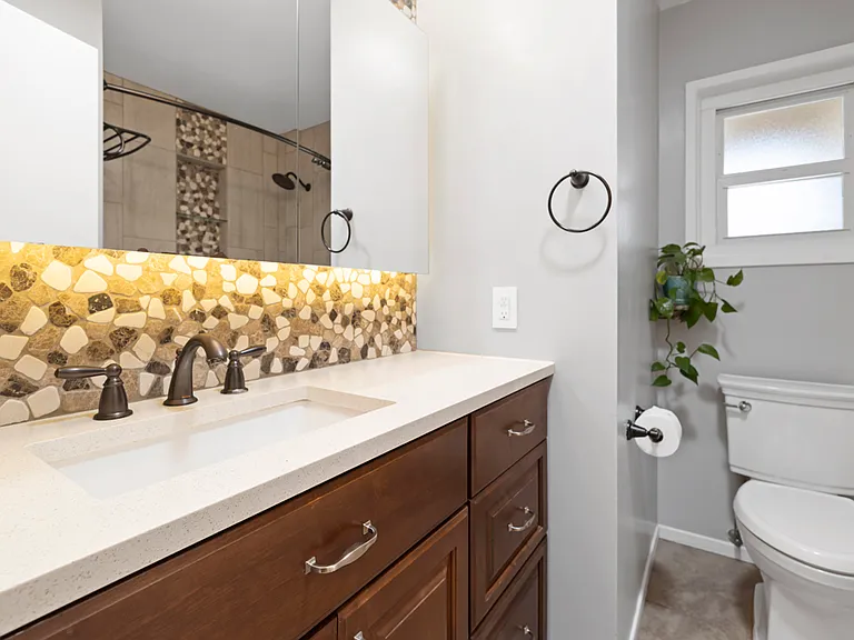 Main bathroom