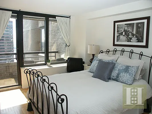 Rented by Halstead Real Estate | media 38