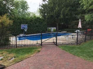 4 Yardley Ct, Mount Laurel, NJ 08054