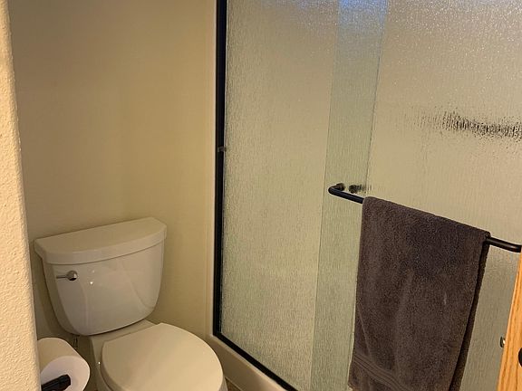 Light bright and roomy bath with shower