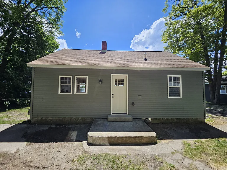 18569 Maple Dr — Photo 2