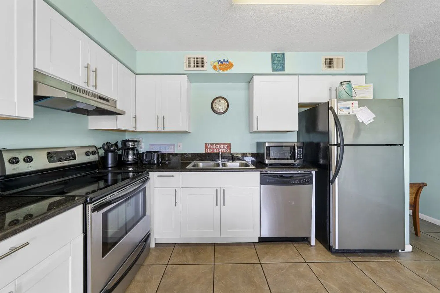 1 bed, 1.0 bath, 1076 sqft, $3,205 — Photo 2