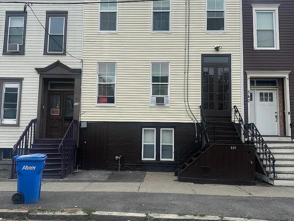 538 Hamilton St #1