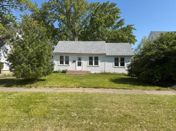 705 Columbia Ave, Saint Joseph, MI 49085