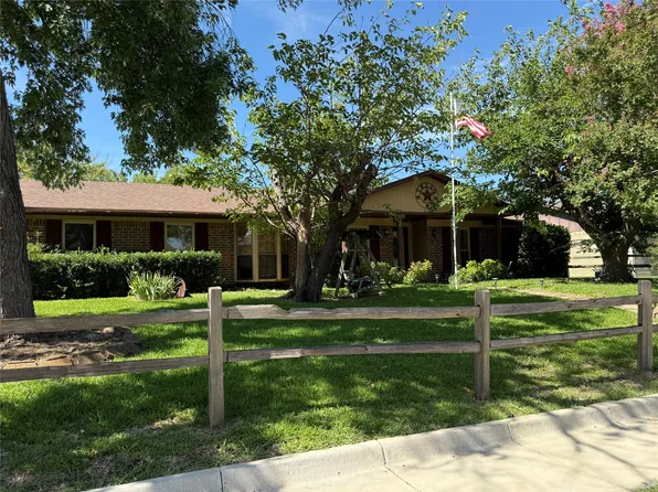 2312 Warm Springs Rd, Mesquite, TX 75149