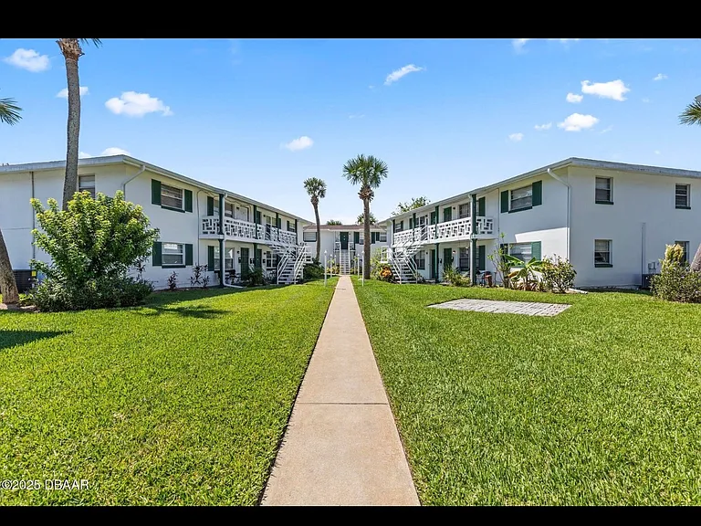 1750 S Palmetto Ave #200 — Photo 4