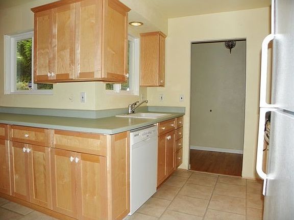 5th image of 2420 McAtee Dr