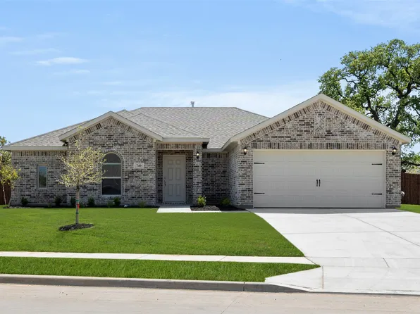 740 Stone Eagle Dr, Azle, TX 76020