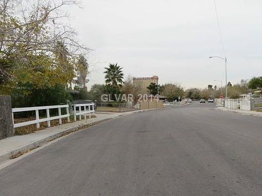 3rd image of 4301 Avondale Ave