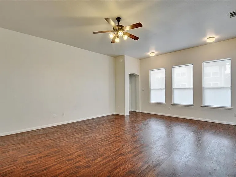 2624 Century Park Blvd — Photo 5