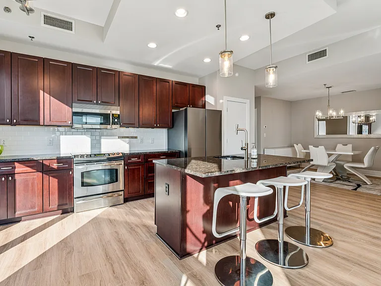 333 W Trade St #22 — Photo 6
