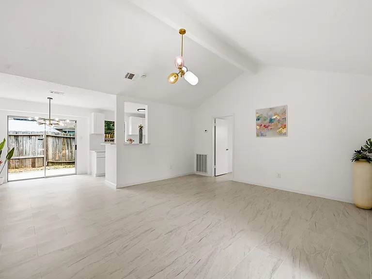 7310 Londres Dr — Photo 5
